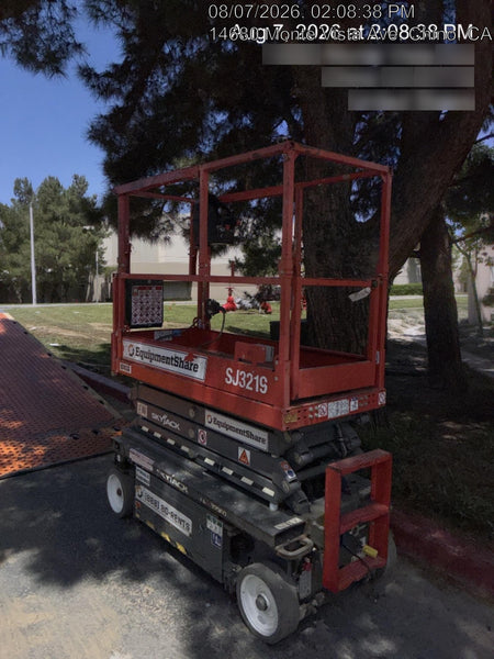 2020 Skyjack SJIII-3219 Solid NM Tires, Half height spring hinged entry gate, Dual Beacons, 800W Inverter