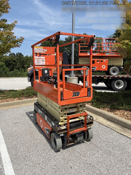 2023 JLG ES1932