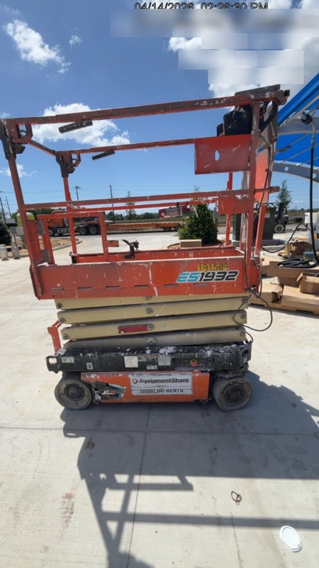2021 JLG ES1932
