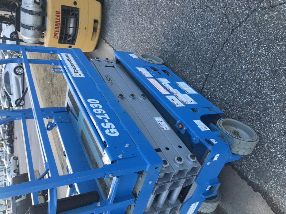 2019 Genie GS-1930 Fixed rails with chain Entry