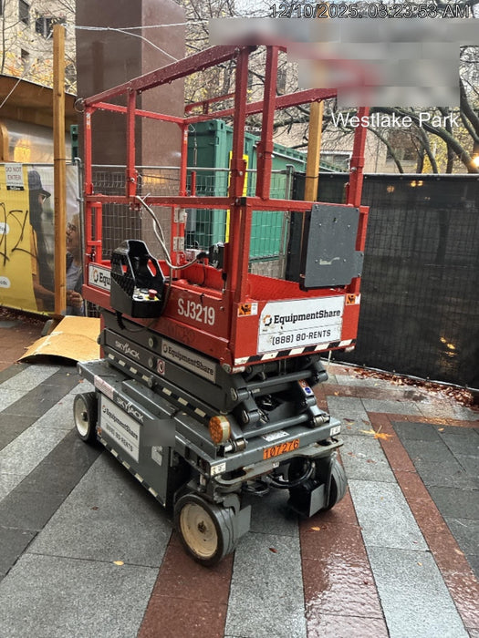 2020 Skyjack SJIII-3219 Solid NM Tires, Half height spring hinged entry gate, Dual Beacons, 800W Inverter