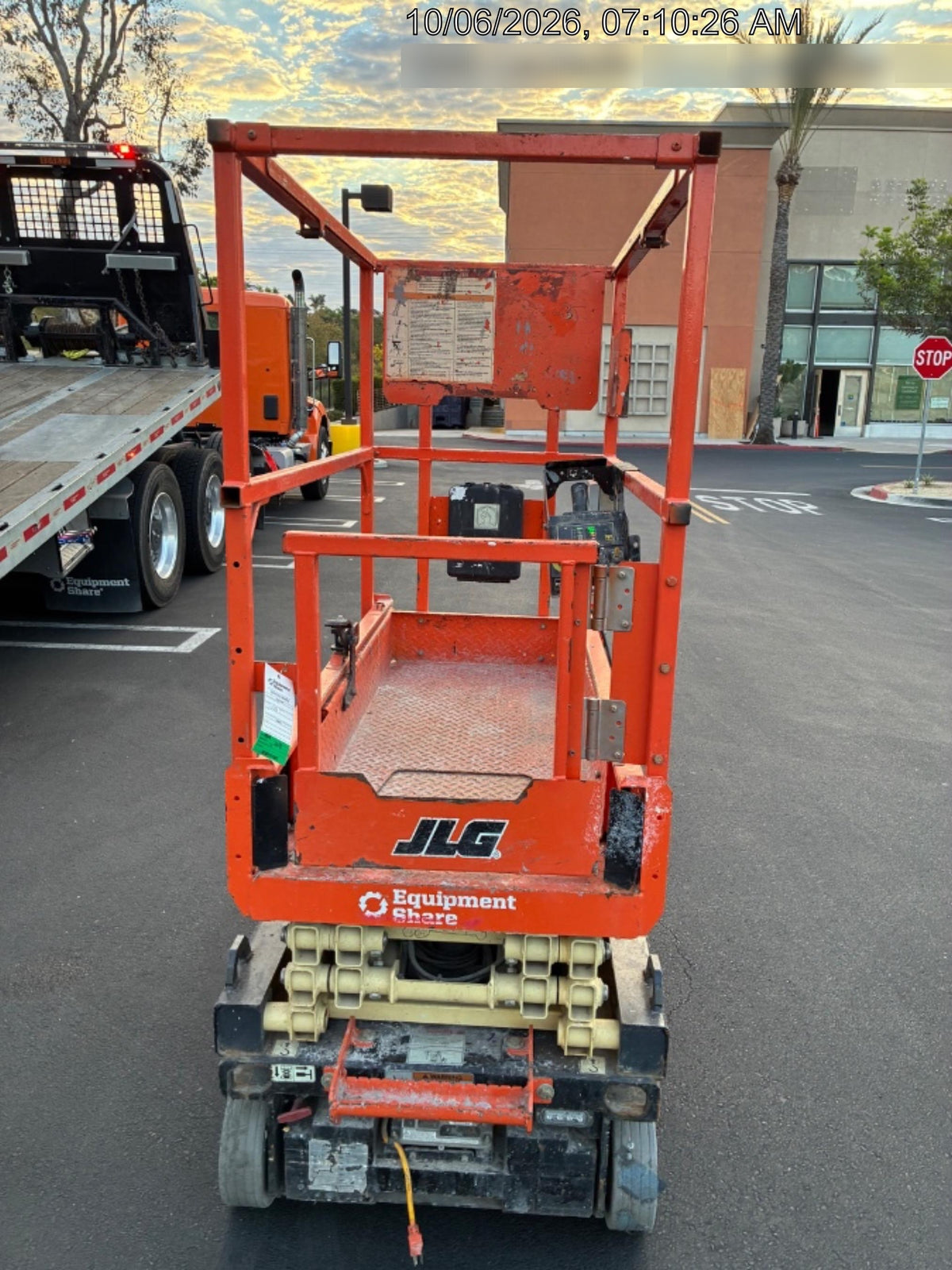 2022 JLG ES1330L