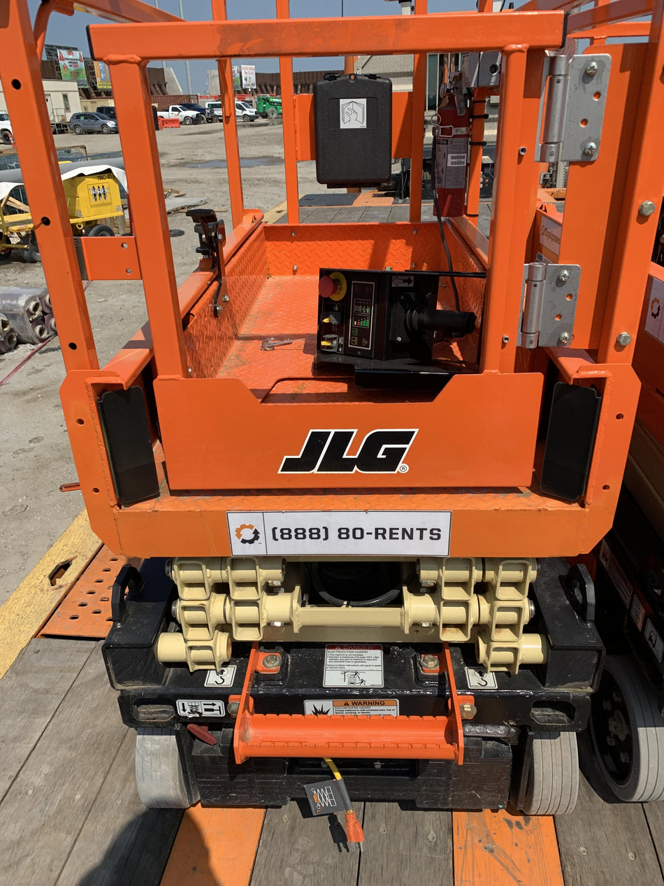 2022 JLG ES1330L