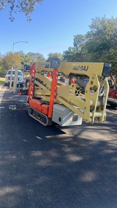 2019 JLG X600AJ