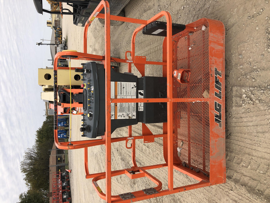 2019 JLG E450AJ