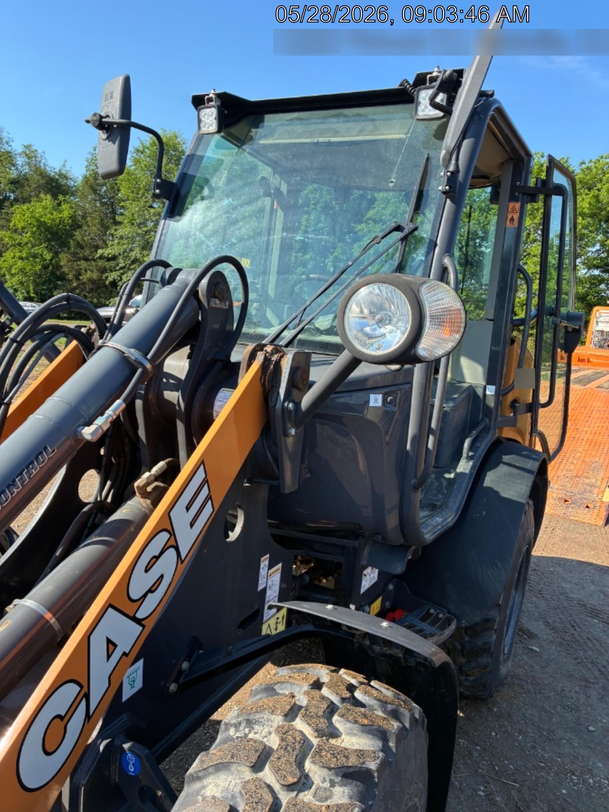 2023 CASE 121F