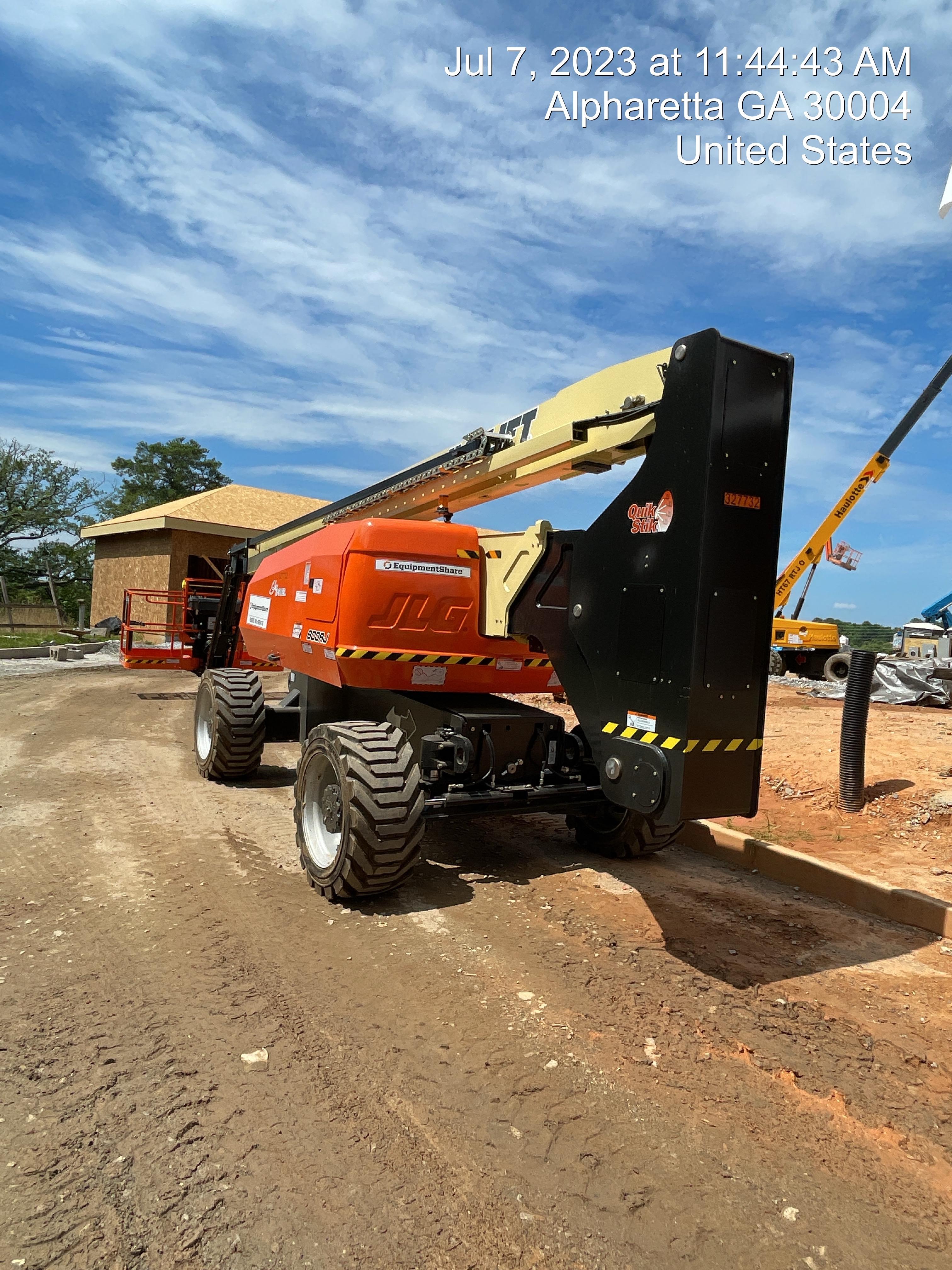 2023 JLG 800AJ