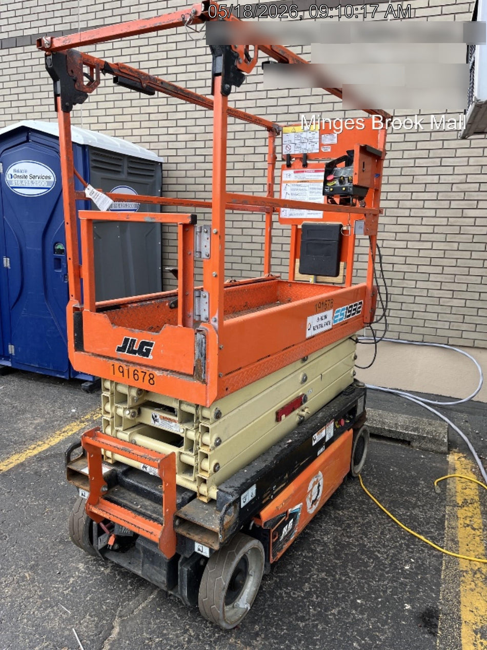 2021 JLG ES1932