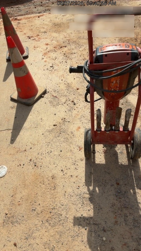 2020 HILTI TE 3000-AVR