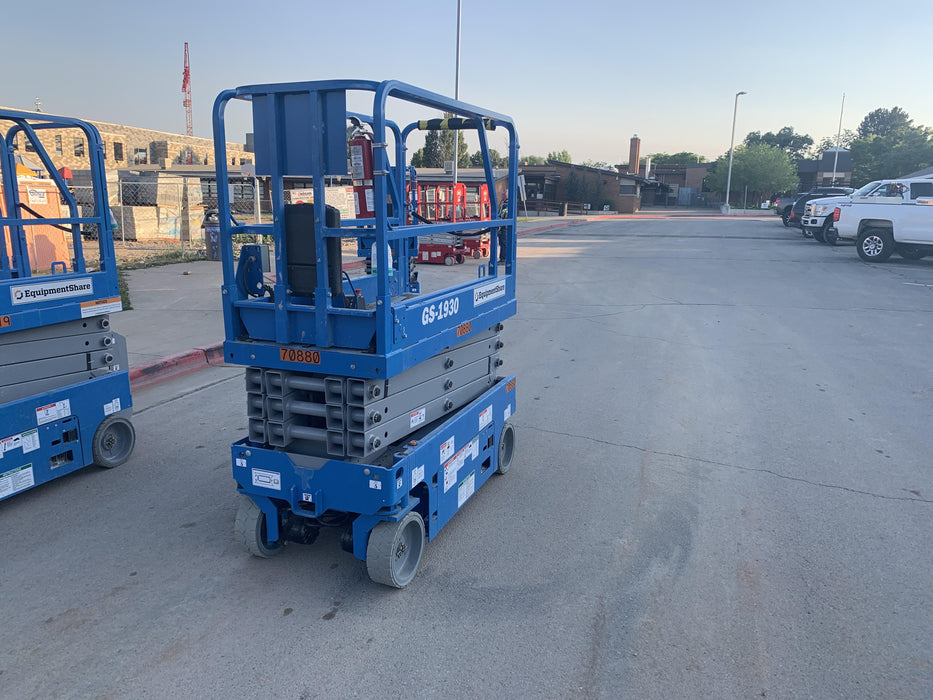 2020 Genie GS-1930 Fixed rails with chain entry gate - Pre A92.20