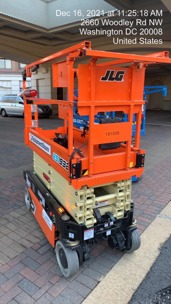 2021 JLG ES1932