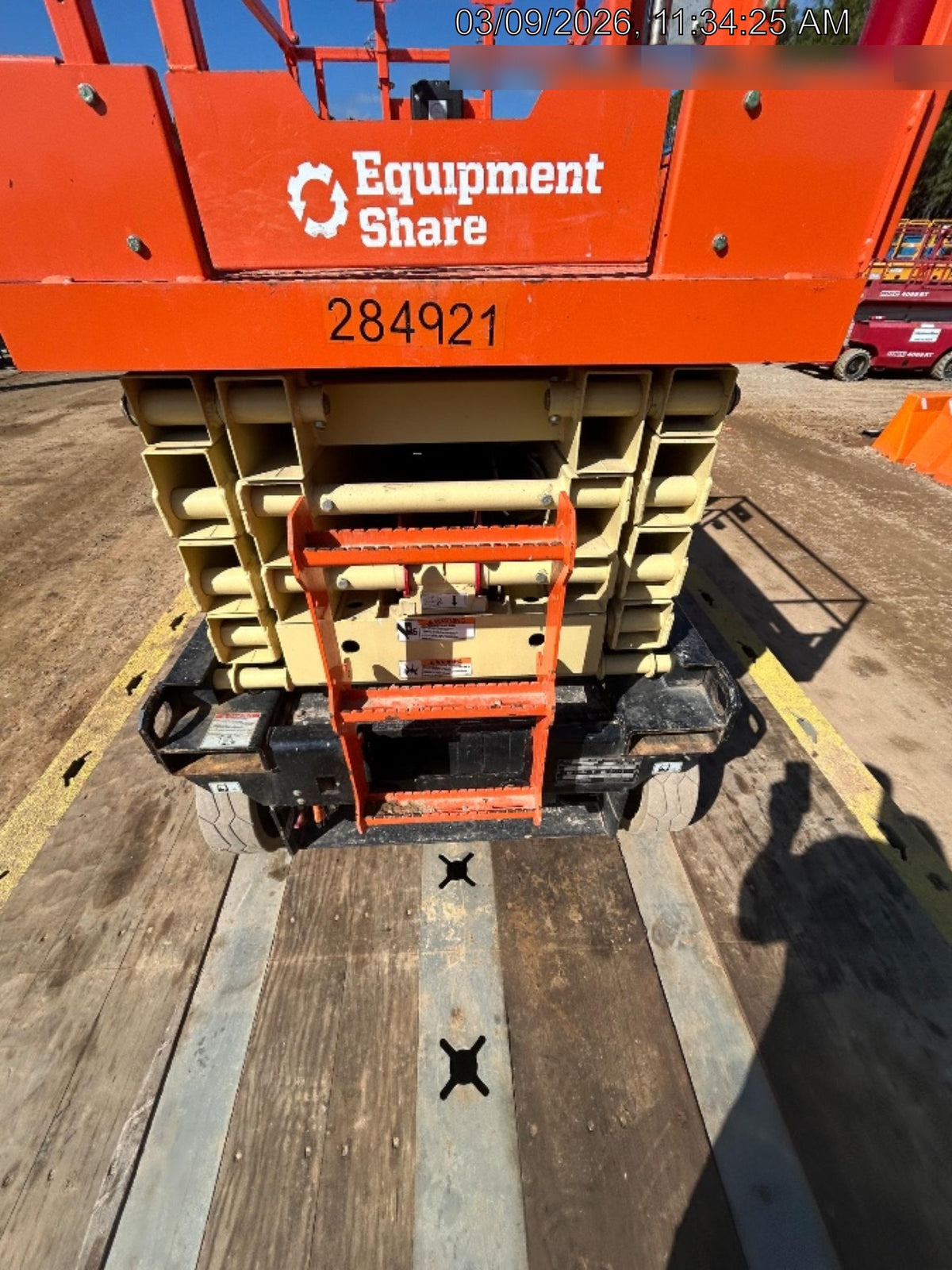 2022 JLG ES3246