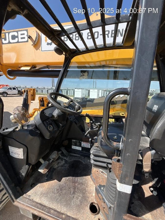 2020 JCB 512-56 Canopy, 74 HP, Solid Tires, STD Worklight, Beacon, Aux Hydraulics, Lifting Eye, Backup Alarm w/66" Carriage, 60" Forks