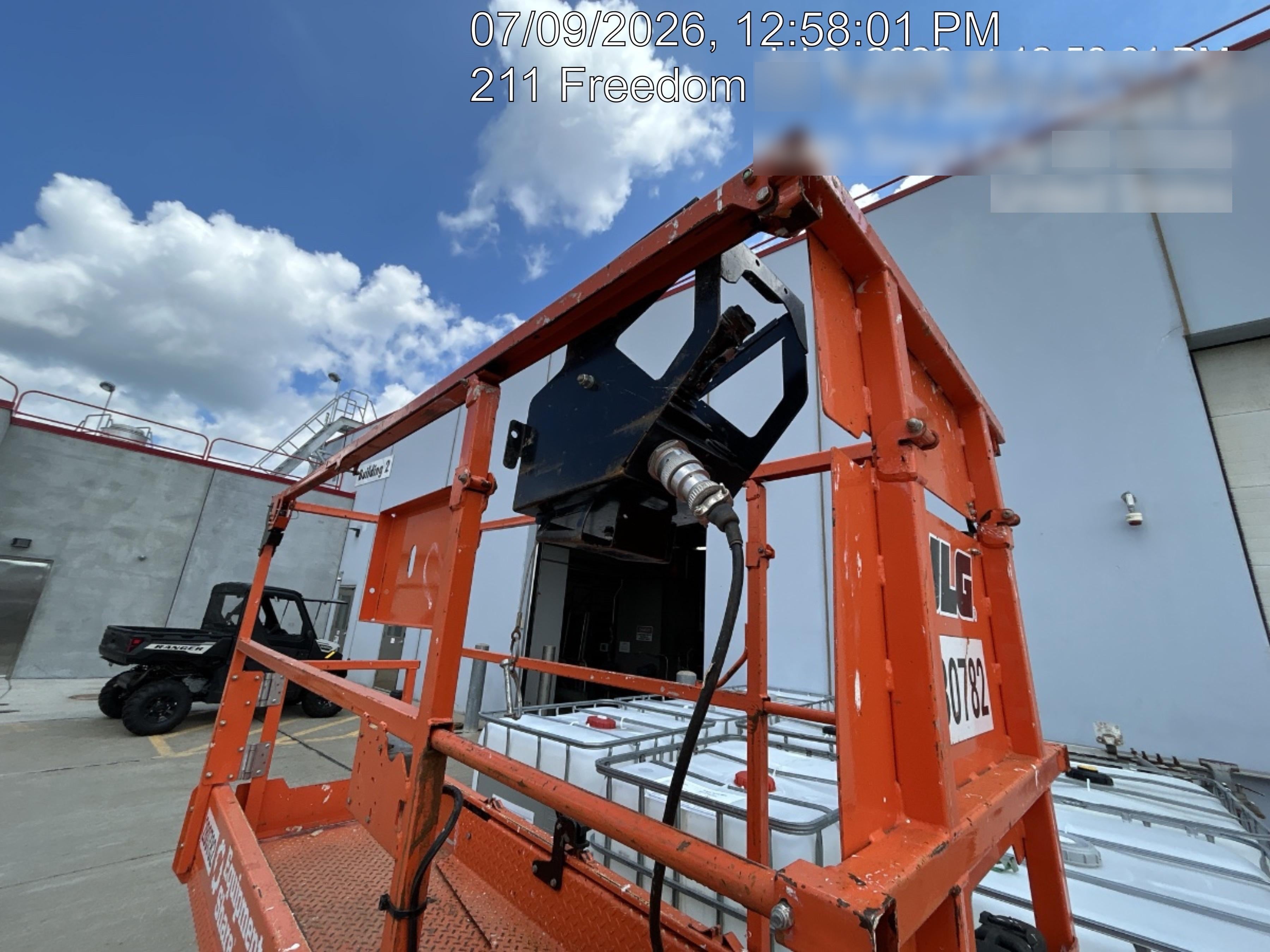 2022 JLG ES1932