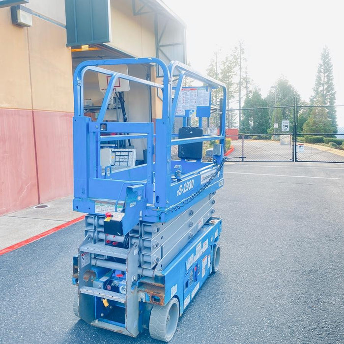 2019 Genie GS-1930 Half Height Swing Gate, 800W Inverter