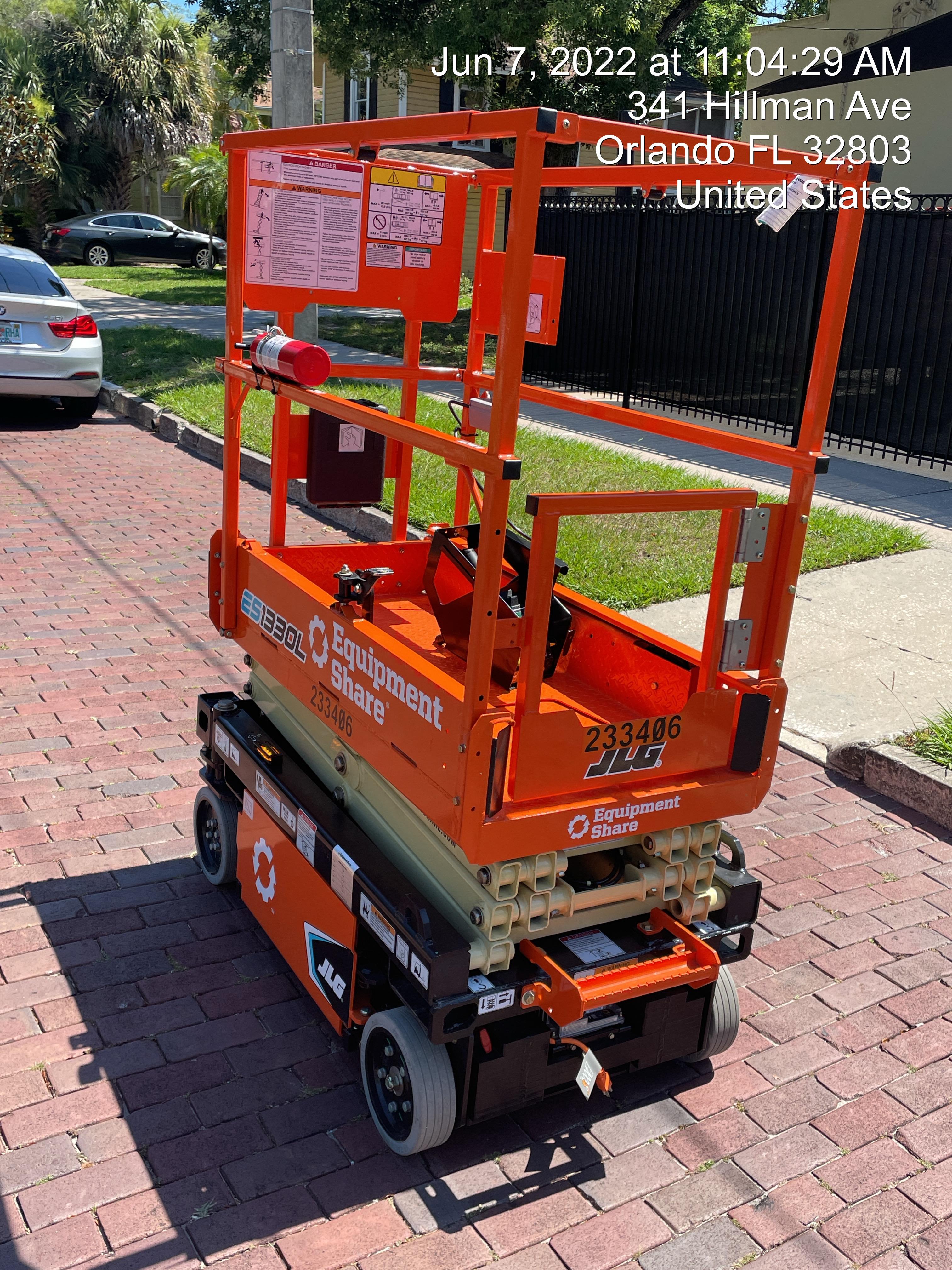 2022 JLG ES1330L