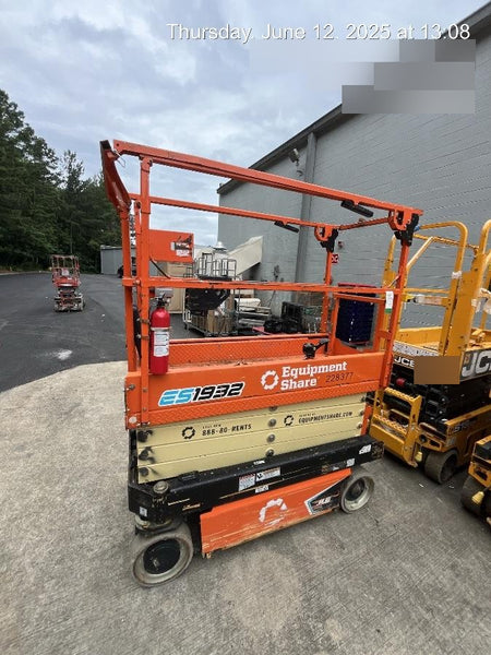 2022 JLG ES1932