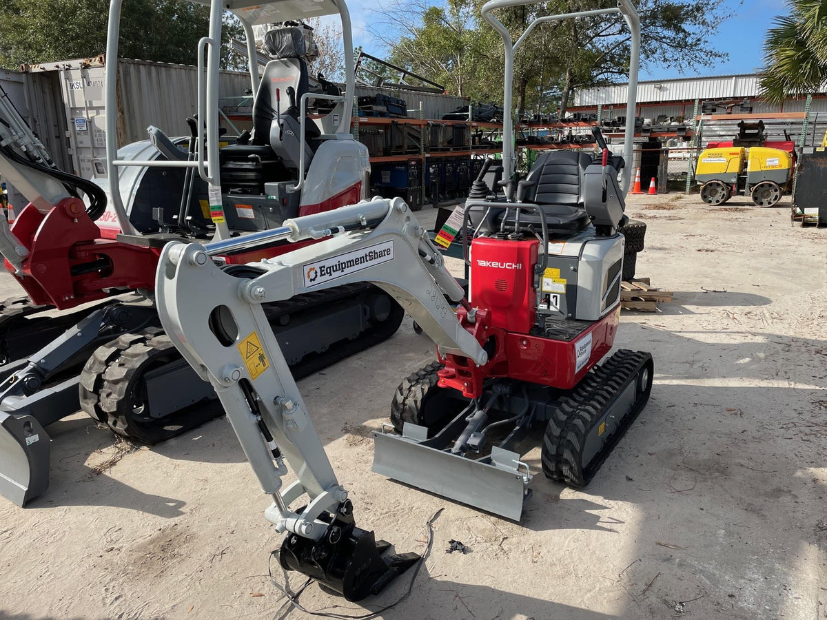 2022 TAKEUCHI TB210R