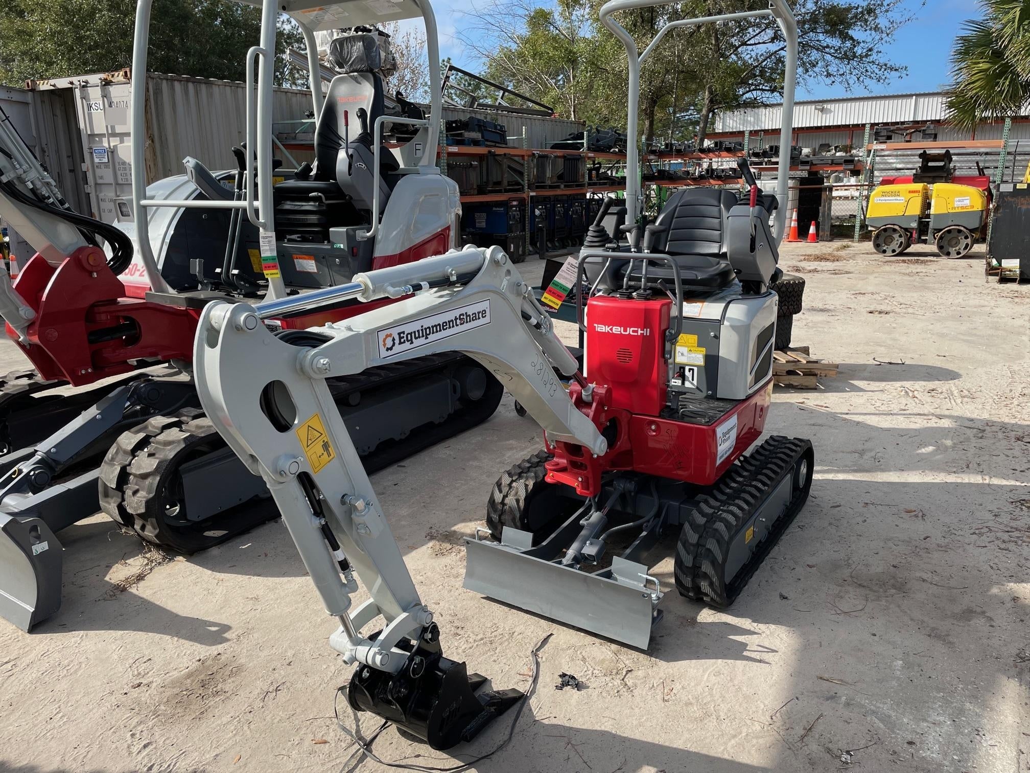 2022 TAKEUCHI TB210R