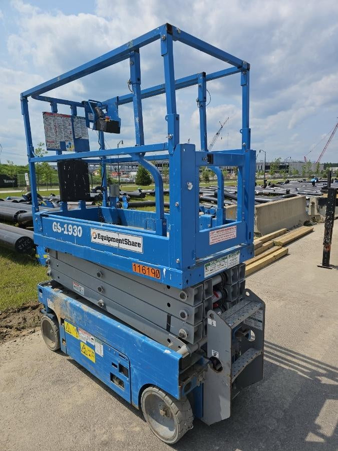 2020 Genie GS-1930 Solid Non Marking Tires, Beacon, Folding rails with half height swing gate