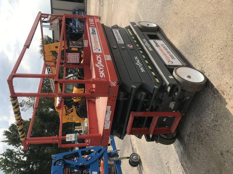 2018 Skyjack SJIII-4632 Skyjack SJIII4632 Scissor Lift w/Trojan Batteries