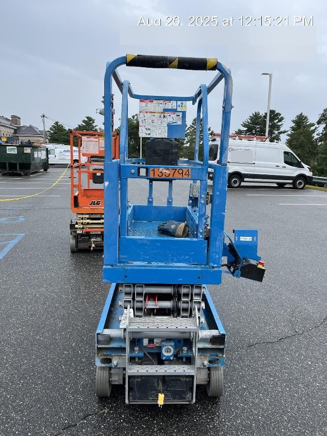 2021 GENIE GS-1330m
