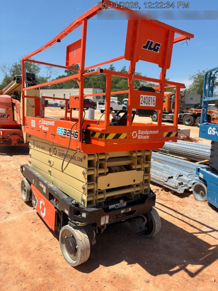2022 JLG ES3246