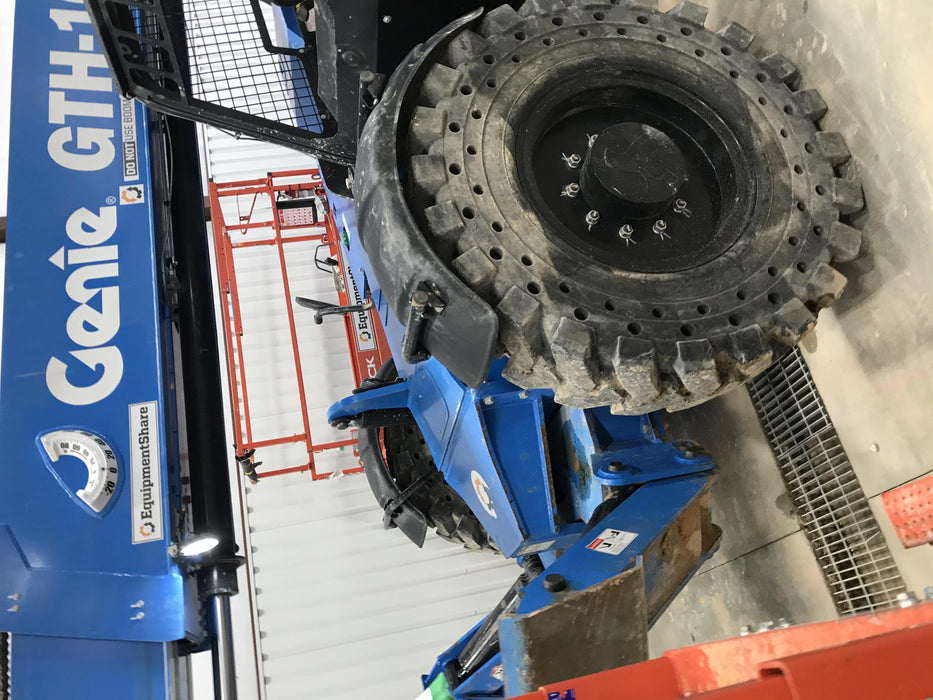 2018 Genie GTH-1056 Genie GTH-1056 w/ROPS, Work Lights, Solid Tires, RH Cab Mesh, Beacon, 60" Carriage and Forks