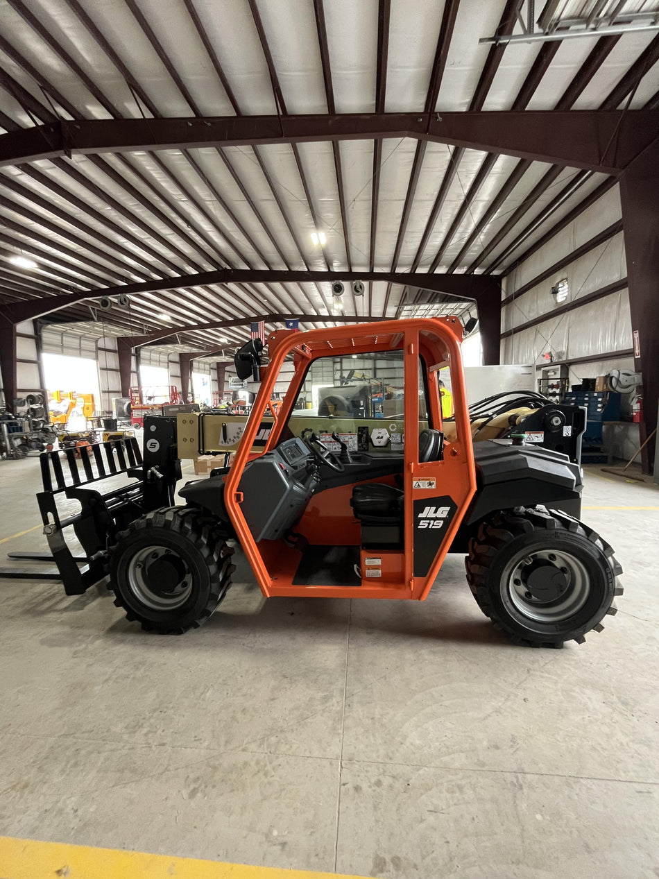 2025 JLG 519