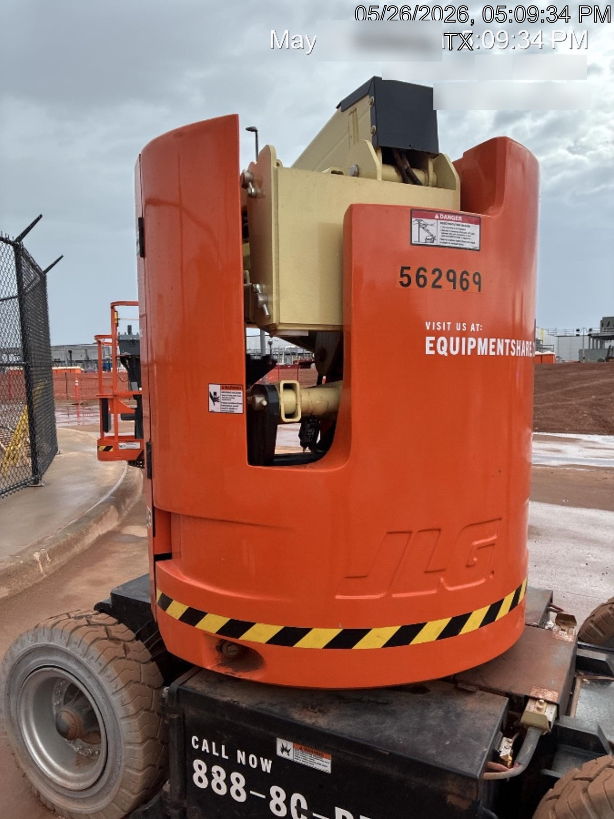 2025 JLG E300AJP