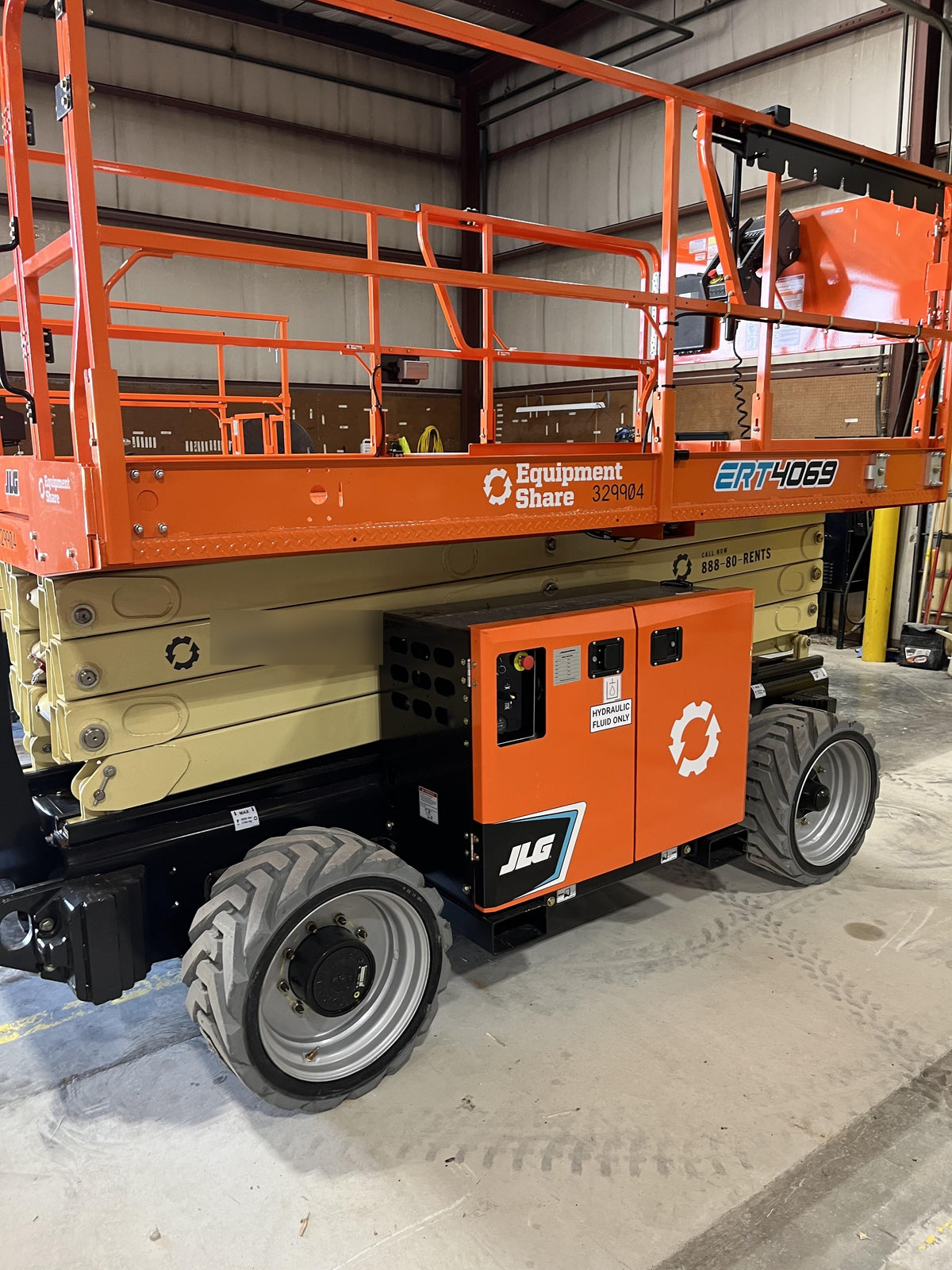 2023 JLG ERT4069