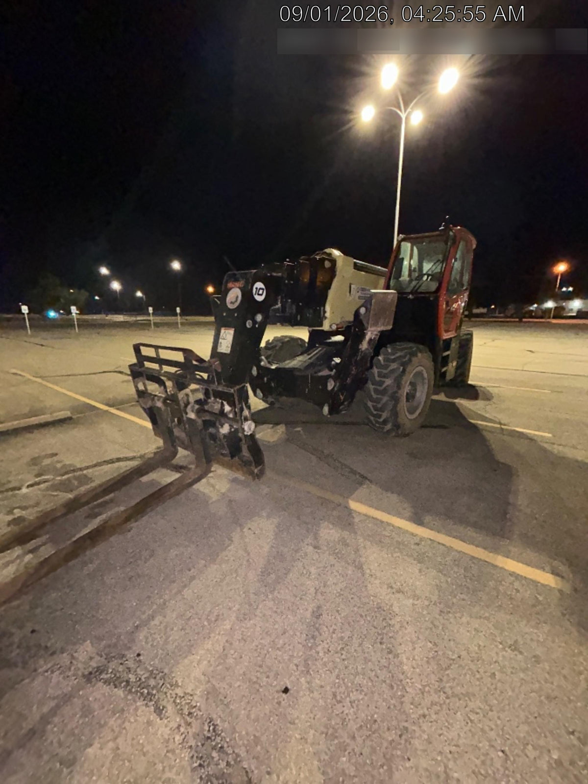 2022 JLG 1075