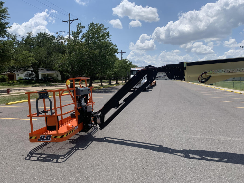 2023 JLG 860SJ