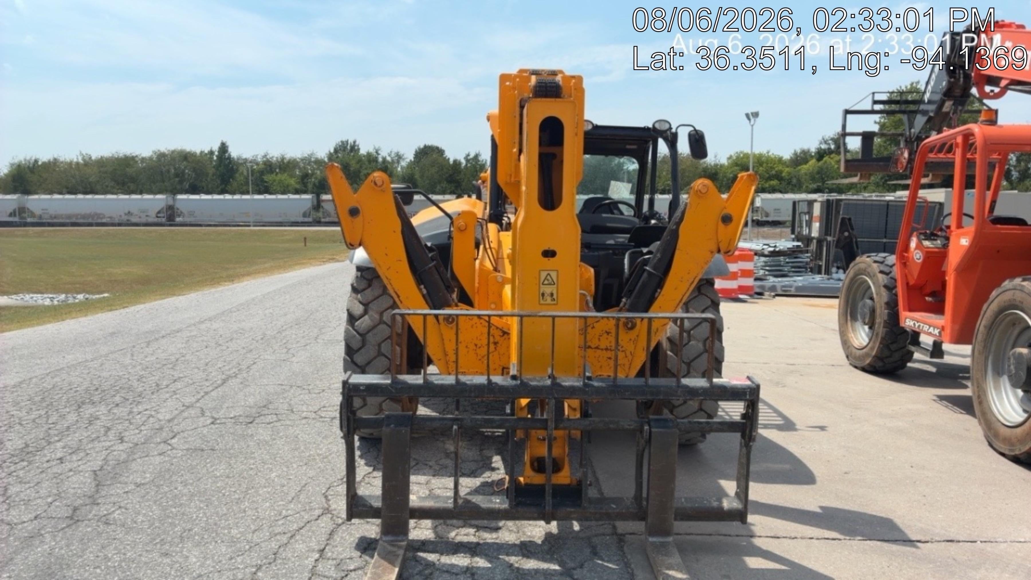 2023 JCB 510-56