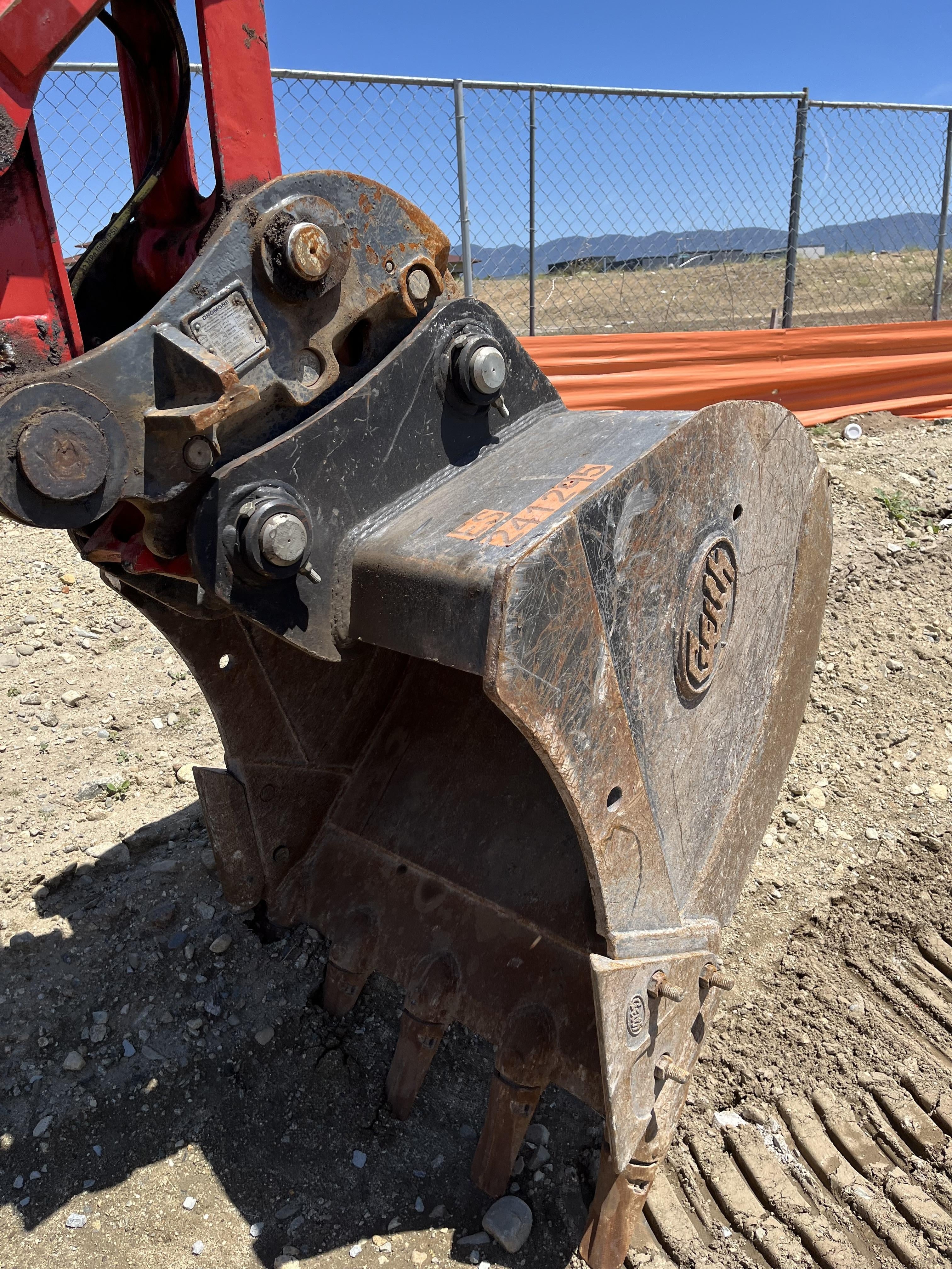 2022 GEITH 42" Bucket - Geith 25k - 35k