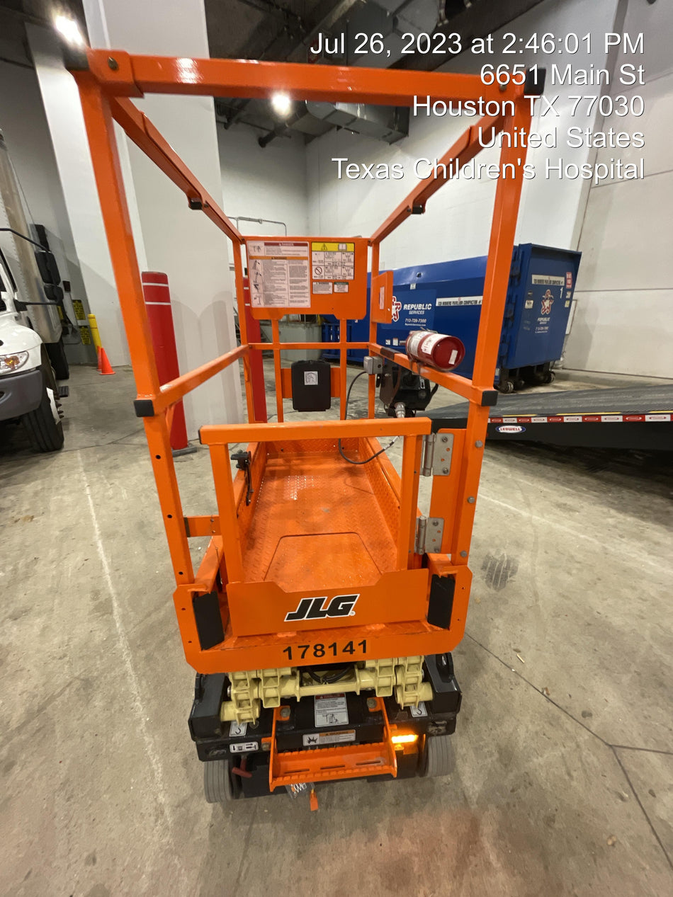 2021 JLG ES1330L