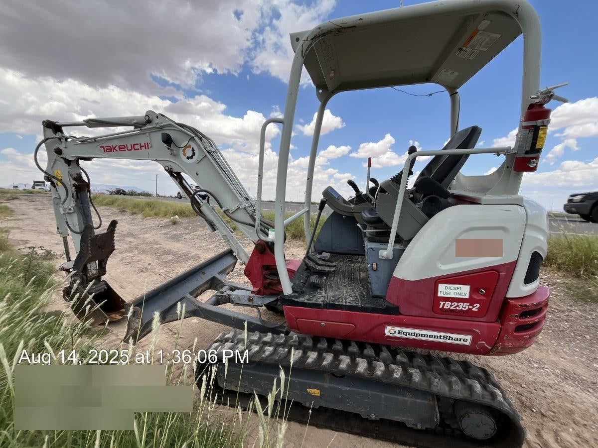 2020 TAKEUCHI TB235-2R