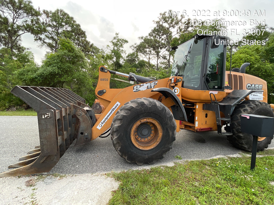 2016 Case 821F CLOSED CAB, JRB 418 STYLE HYD COUPLER