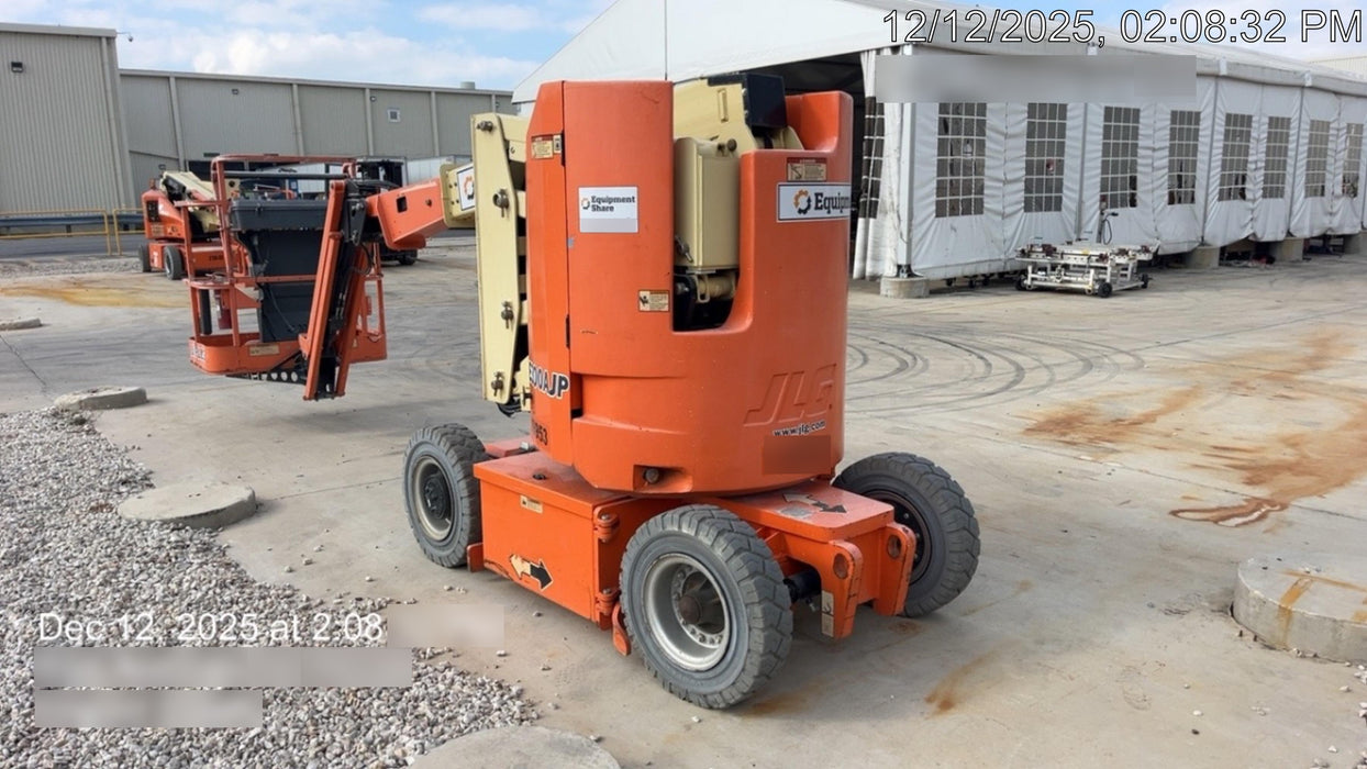 2019 JLG E300AJP