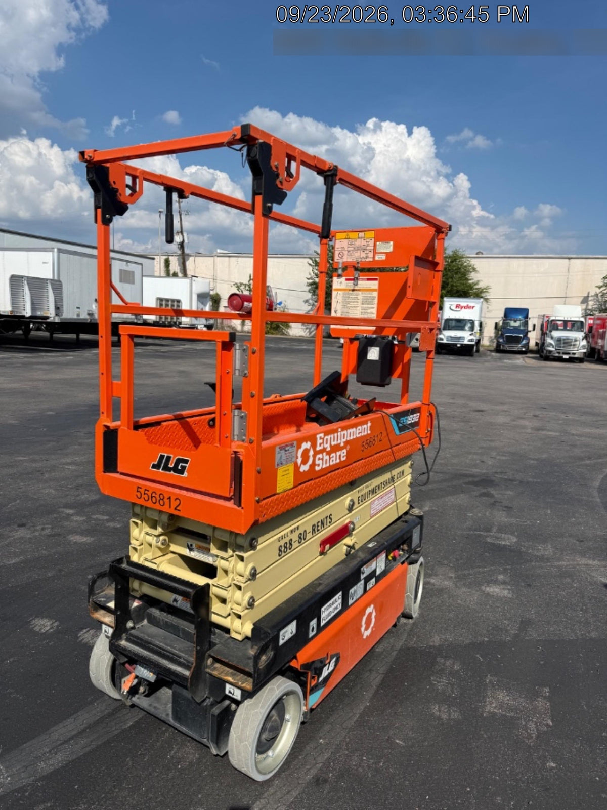 2025 JLG ES1932