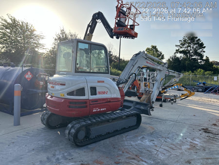 2025 TAKEUCHI TB250-2CR