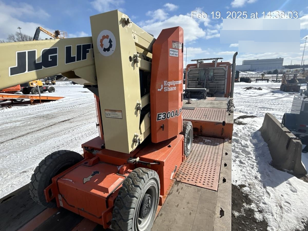 2019 JLG E300AJP