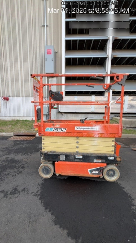 2021 JLG ES1932