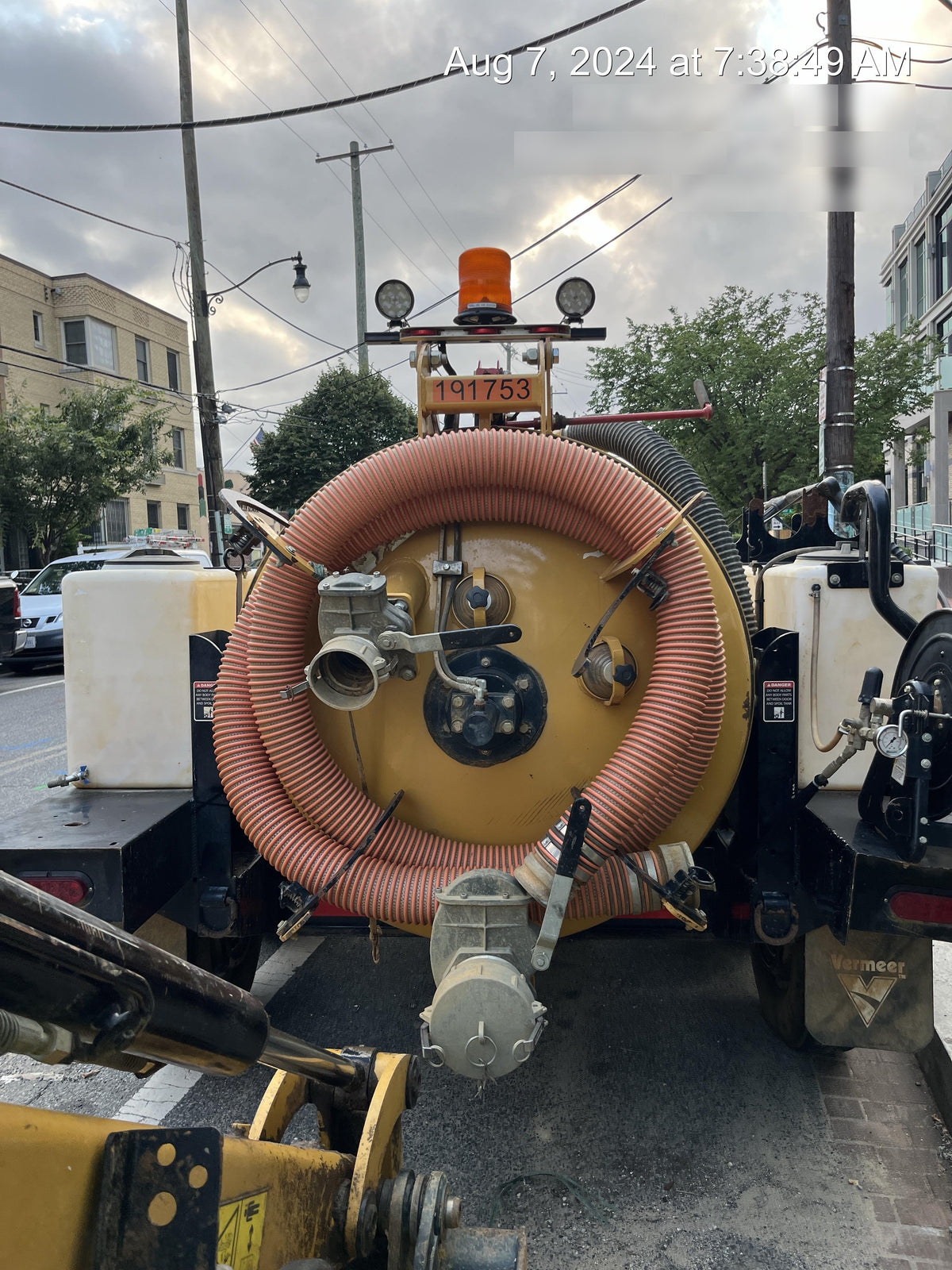 2021 Vac-Tron LP573XDT T4 Koehler Diesel Engine, 500 Gallon Debris Tank, x2 100 Gallon Water Tanks