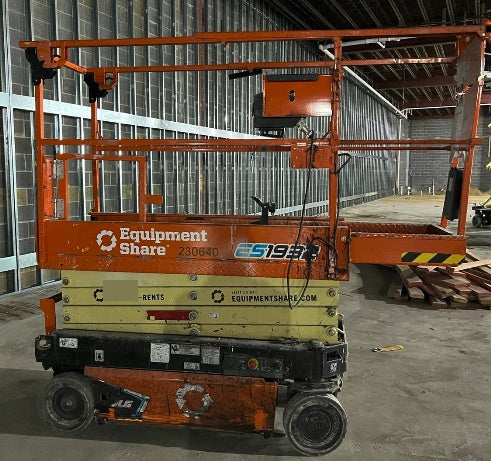 2022 JLG ES1932