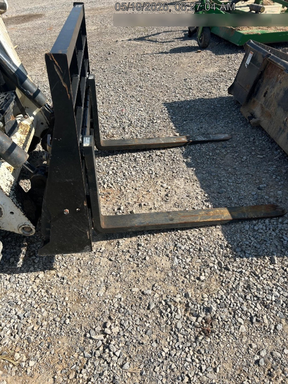 2025 ARROW MATERIAL HANDLING 24" Pallet Fork Frame