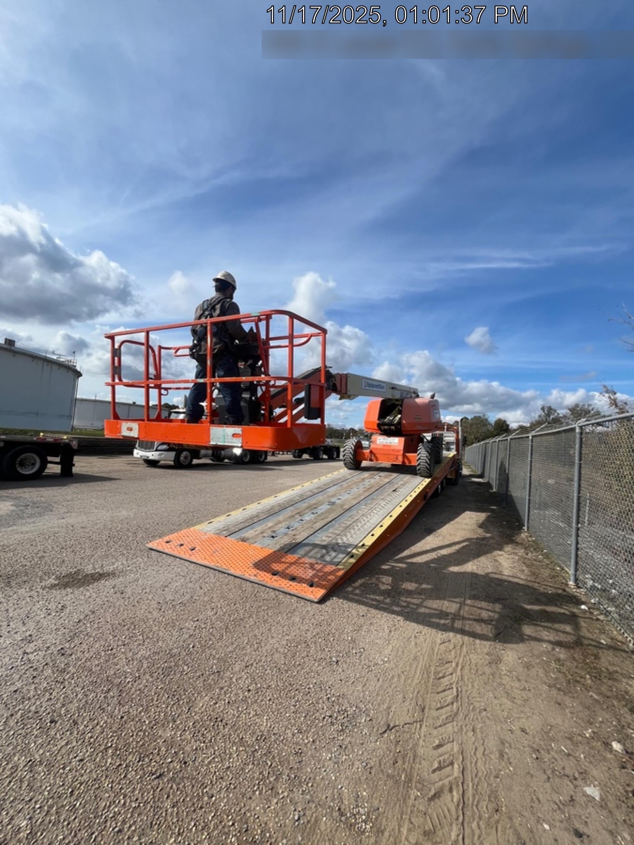 2019 JLG 660SJ