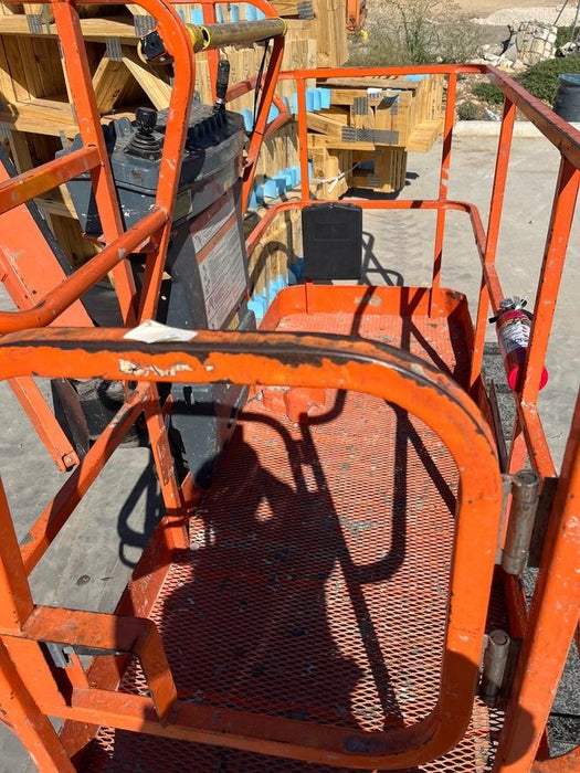 2018 JLG 460SJ