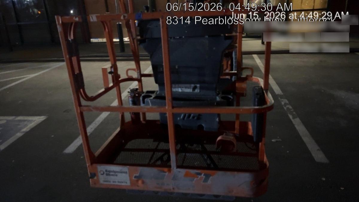 2021 JLG E300AJP