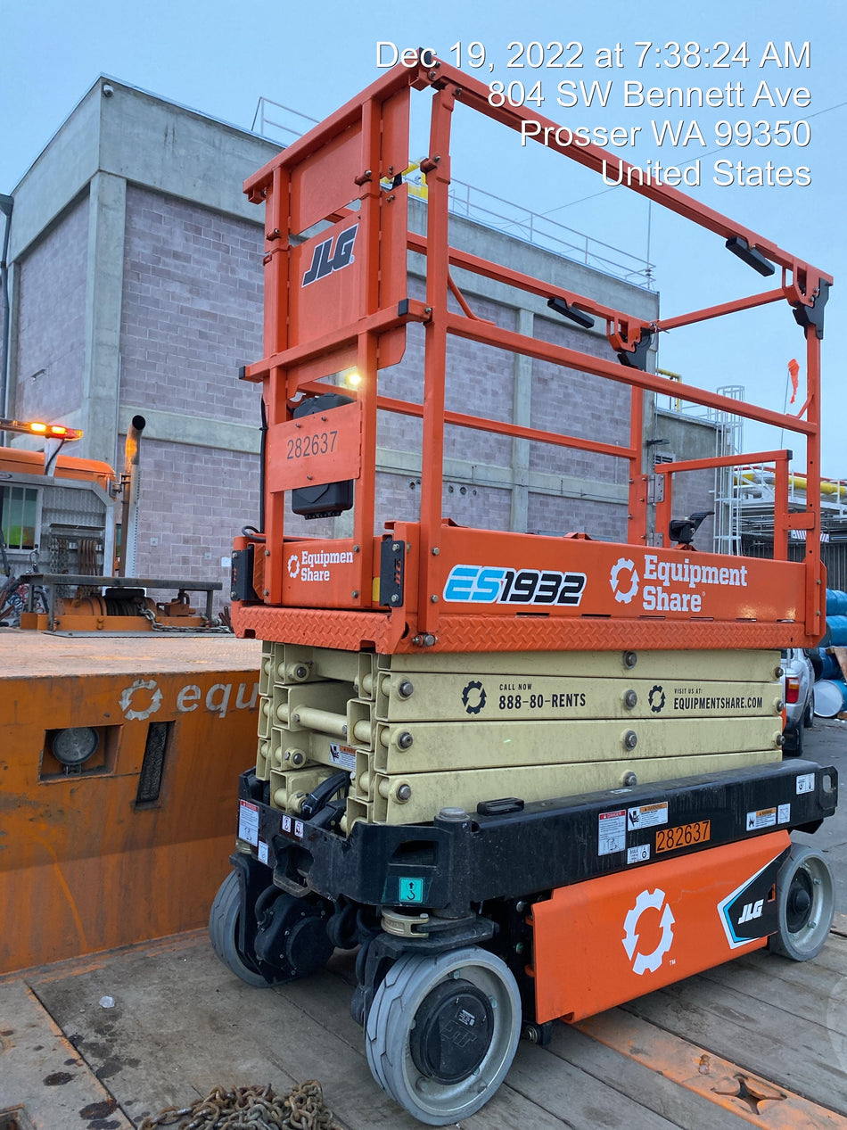 2022 JLG ES1932